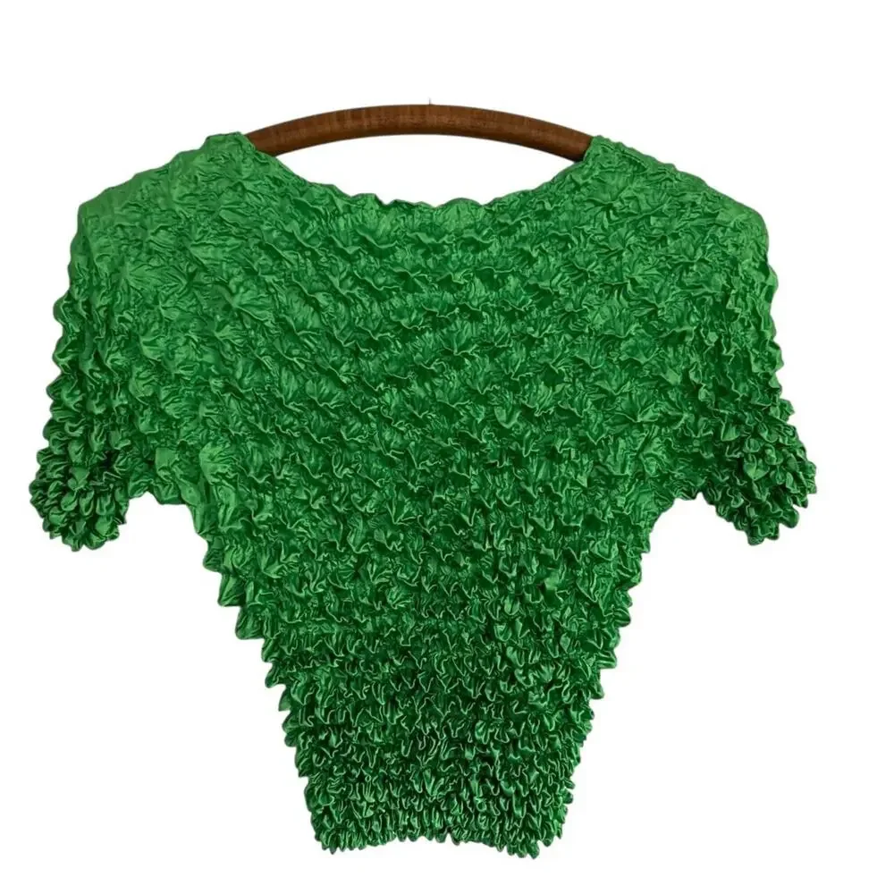 Green Ruched Crinkle Popcorn Top: 90s, Y2K